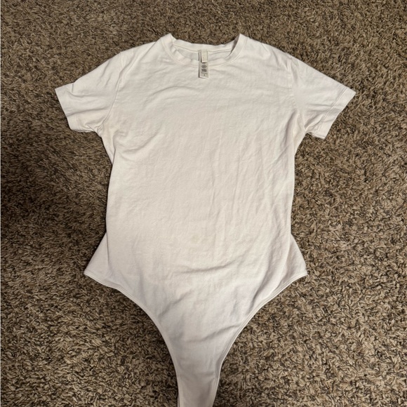 SKIMS Tops - SKIMS Classic White Short Sleeve Bodysuit